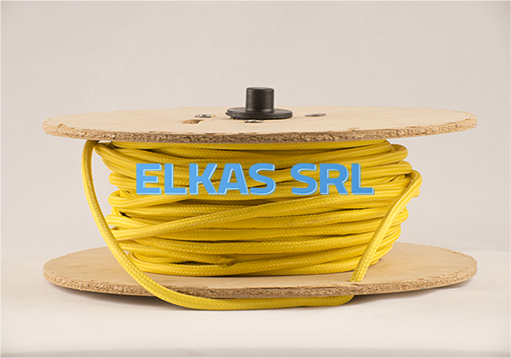 Nossos cabos são certificados. Eles também têm um processo de colagem que os impede de serem desintegrados em sua armadura